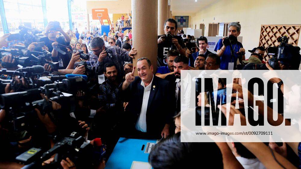 The candidate Alejandro Giammattei of the Vamos party casts his vote in Guatemala City, Guatemala, on 11 August 2019. Guatemalans must elect their president from former Social Democratic first lady Sandra Torres, of the National Unit of Hope, and former director of the Penitentiary System Alejandro Giammattei, of the center-right party Vamos. EFE Dafne Pérez Presidential elections in Guatemala !ACHTUNG: NUR REDAKTIONELLE NUTZUNG!