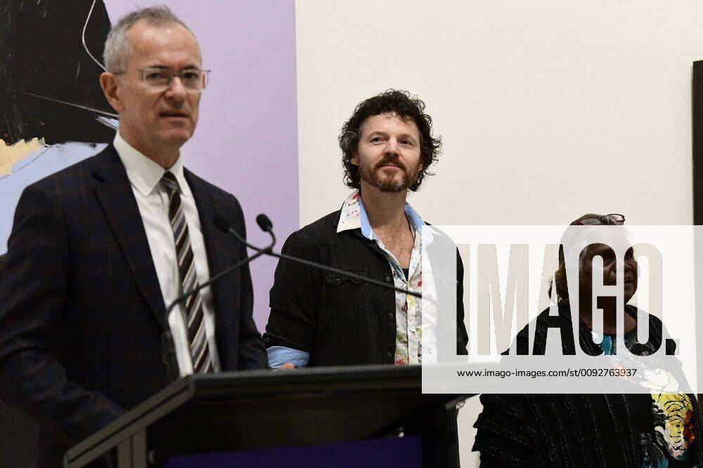 ARCHIBALD PEOPLE?S CHOICE AWARD, (L-R) Director of the Art Gallery of NSW Michael Brand, Artist David Darcy and Aboriginal Elder Daisy Tjuparntarri Ward are seen during the announcement of the 2019 Archibald People s Choice award winner at the Art Gallery of NSW in Sydney, Wednesday, August 14, 2019. David Darcy s portrait of Daisy, Tjuparntarri - Women s Business , has won the 2019 Archibald People s Choice award. ( NO ARCHIVING, , NO USE IN BOOKS WITHOUT CONSENT SYDNEY NSW AUSTRALIA