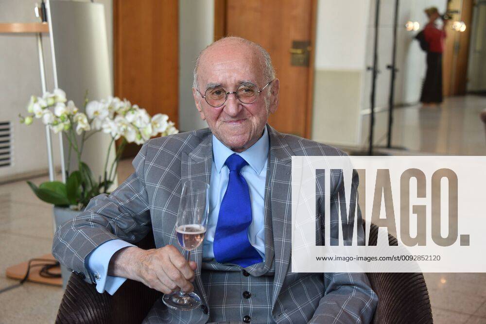 The presenter Dr Alfred Biolek on 16 08 2019 in Cologne at a reception in the city hall on the occasion of the 85th birthday of Alfred Biolek and the entry in the golden book of the city of Cologne.