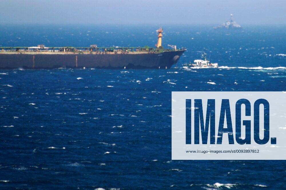 View of Iranian oil tanker Grace 1 (L) docked off Gibraltar, United Kingdom, 18 August 2019. The ship prepares to depart from Gibraltar later today, after authorities denied the US request of seizing the ship and its cargo. Oil tanker Grace 1 prepares to leave !ACHTUNG: NUR REDAKTIONELLE NUTZUNG!