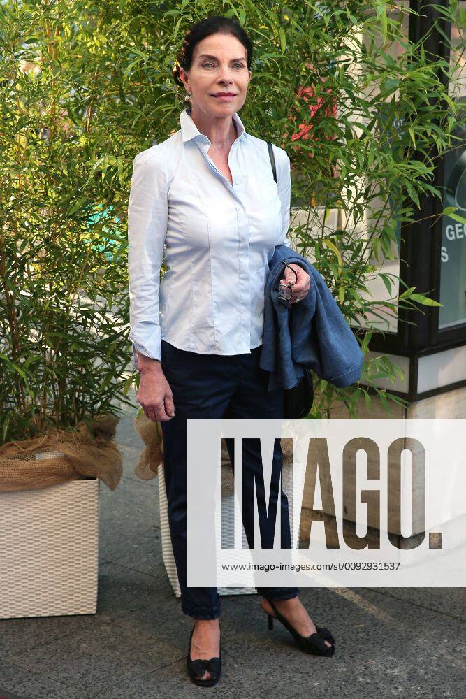 Award GOETZ GEORGE PRIZE 2019 Gudrun Landgrebe on the Red Carpet for the GOETZ GEORGE PRIZE on 19 August 2018 in the Astor Film Lounge The endowed prize shall commemorate the lifes work of Goetz George Berlin Charlottenburg Berlin Germany