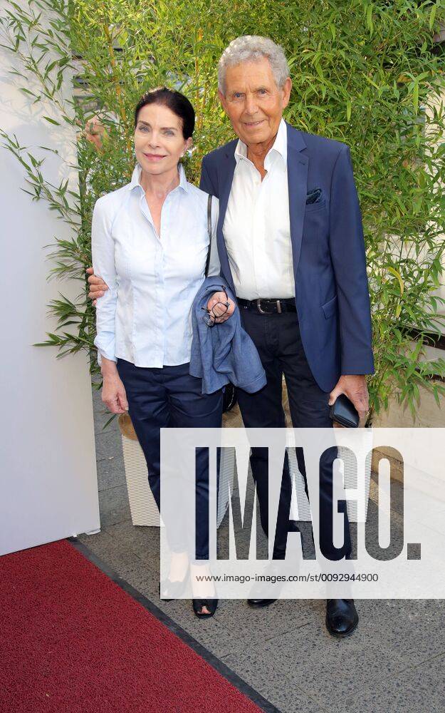 Goetz George Prize 19 08 2019 Gudrun Landgrebe and man Dr Ulrich von Nathusius, presentation of the Goetz George Prize at the Astor Film Lounge cinema, Kurfuerstendamm 225, Berlin 19 08 2019
