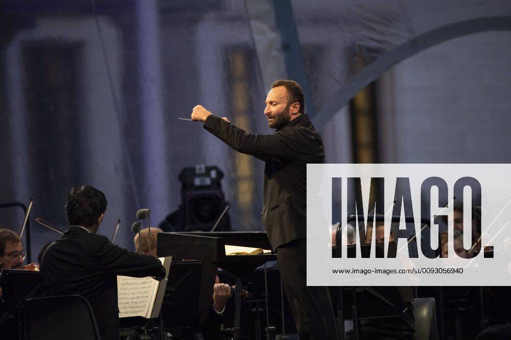 Open air concert with Beethovens 9 Symphony with the new Chief Conductor of the Berlin Philharmonic Kirill Petrenko at the Brandenburg Gate in Berlin on 24 August 2019 Open air concert with Kirill Petrenko at the Brandenburg Gate