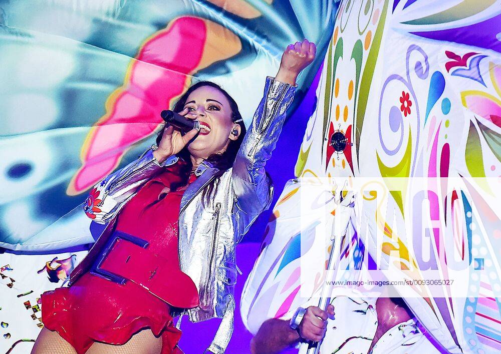 Berlin The 90s live tour 24 08 2019, v l Jasmin Wagner Bluemchen will be on stage on 24 08 2019 at the 90s live party in Berlin Hoppegarten