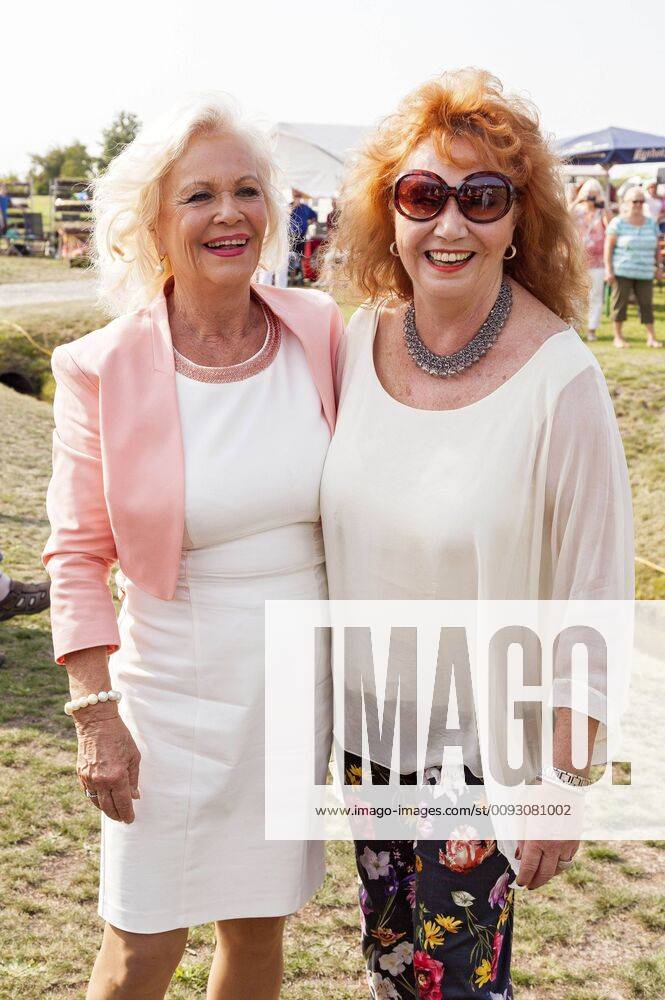 Dorit Gäbler and Regina Thoss in the MyTVPlus Schlagershow at the Heidefest Nochten 2019 in the Lausitzer Findlingspark Nochten, 25 08 2019 Foto:xM.xWehnertx xFuturexImage
