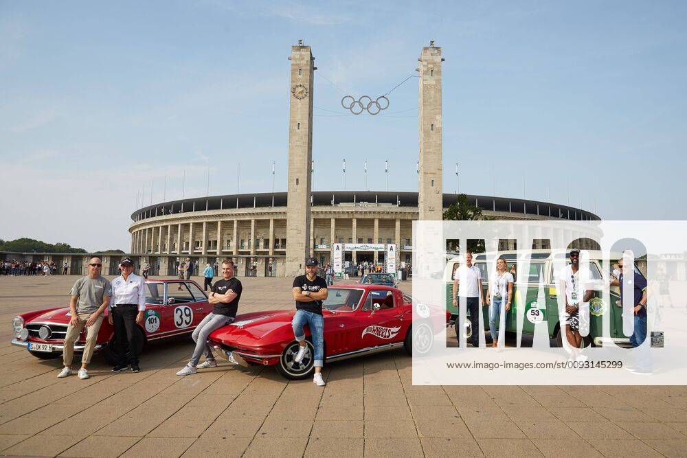 Ellen Lohr, Sydney Hoffmann, Grafite Edinaldo Batista Libânio , Pierre Littbarski and co-drivers Start of the Hamburg Berlin Classic Rally 2019 at the Olympiastadion Berlin on 29 08 2019 Hamburg Berlin Classic Rally 2019