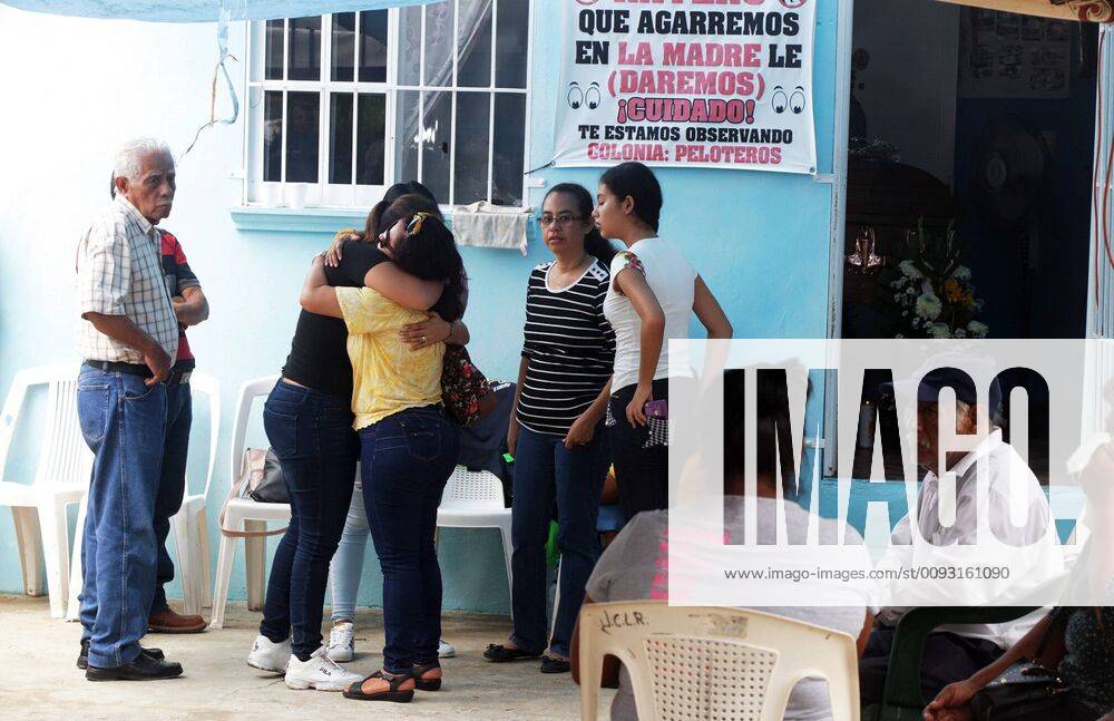 EUM20190829SOC06.JPG.COATZACOALCOS, Ver., Violence Violencia-Funeral.- 29 agosto 2019. Aspectos del velorio de Erick Hernandez, conocido como Dj Bengala, una de las victimas del ataque ocurrido el pasado lunes 26 de agosto de 2019 en un centro nocturno denominado Caballo Blanco. Foto: Agencia EL UNIVERSAL AFBV. - ZUMAu78_ 20190829_zaf_u78_029