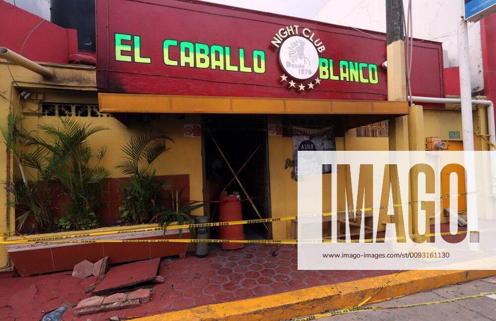 EUM20190829SOC16.JPG.COATZACOALCOS, Ver., Violence Violencia-Ataque.- 29 agosto 2019. Aspectos del peritaje realizado por personal de la Fiscalia General de la Republica (FGR) en el bar Caballo Blanco que tuvo lugar el pasado 26 de agosto y por el cual han fallecido por lo menos 29 personas. Foto: Agencia EL UNIVERSAL AFBV - ZUMAu78_ 20190829_zaf_u78_060