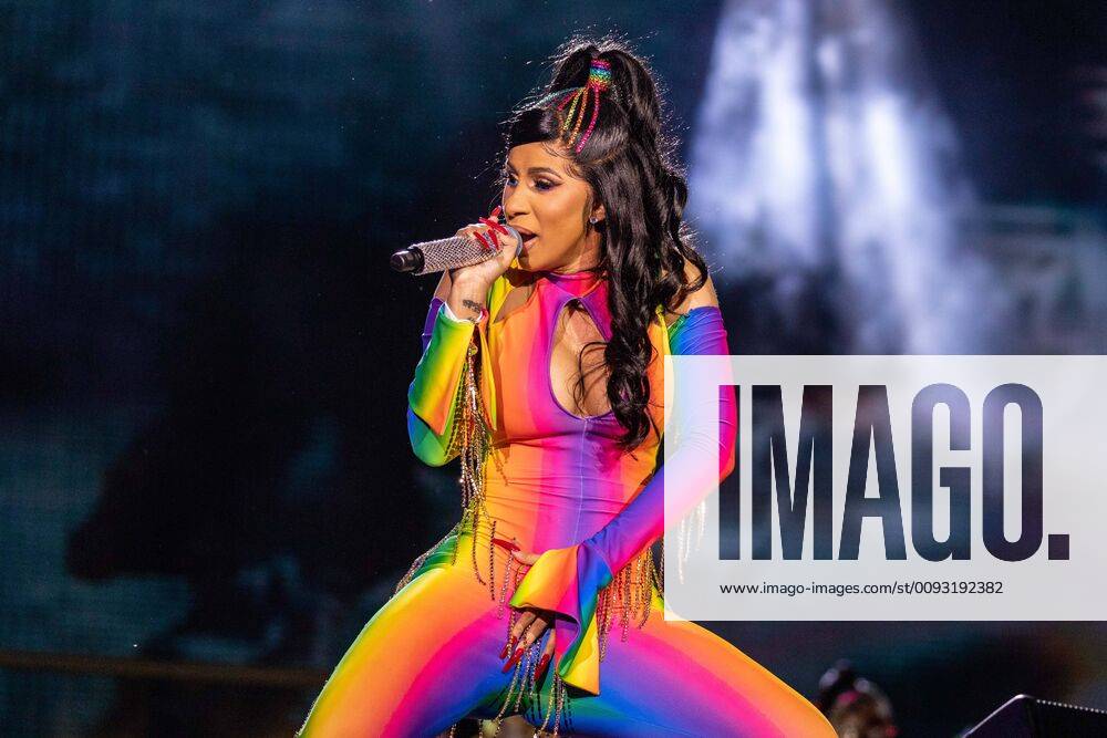 Philadelphia, Pennsylvania, U.S: Singer CARDI B (BELCALIS MARLENIS ALMANZAR) during the Made In America Music Festival at Benjamin Franklin Parkway in Philadelphia, Pennsylvania Philadelphia U.S. - ZUMAs135 20190831_zap_s135_071