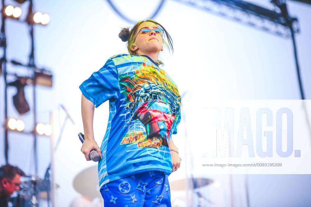 Italy: The American singer Billie Eilish Billie Eilish Pirate Baird O Connell is an American singer-songwriter, model and dancer. Born and raised in Highland Park, Los Angeles, she began singing at a young age. In 2019 Billie Eilish has been one of the most hailed artist in the most important festivals all around the world. On the 31st of August Billie Eilish performed before Twenty One Pilots during the second and last day of the second edition of Milano Rocks, the festival organized by Live Nation and Indipendente Concerti in Milan. Milano Milano Italy Milano Rocks LuigixRizzo