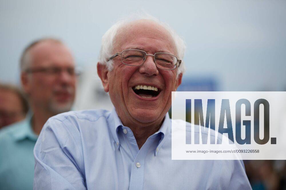 Bernie Sanders was the only presidential candidate to march in the annual Milford New Hampshire labor day parade. Other candidates had volunteers carry signs throughout the parade. Milford USA - ZUMAd211 20190902_zap_d211_014