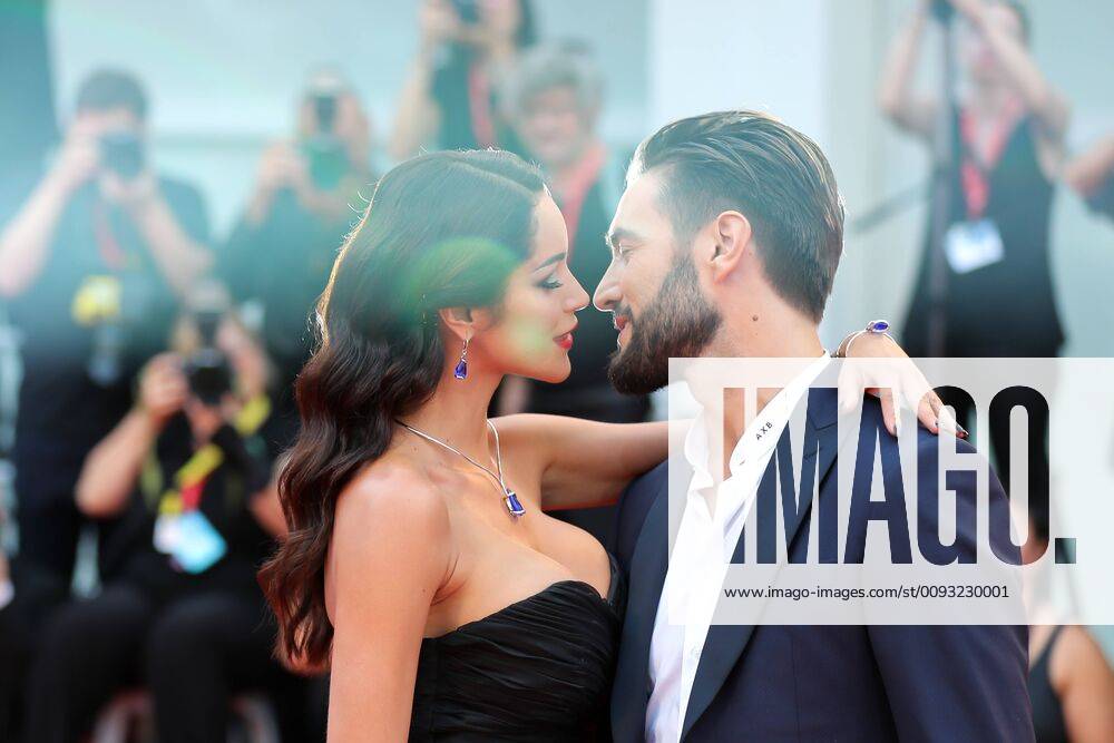 (190903) -- VENICE, Sept. 3, 2019 -- Model Alex Belli (R) and Delia Duran pose on the red carpet at the premiere of the film Martin Eden during the 76th Venice International Film Festival in Venice, Italy, Sept. 2, 2019. ) ITALY-VENICE-FILM FESTIVAL-MARTIN EDEN-PREMIERE ZhangxCheng