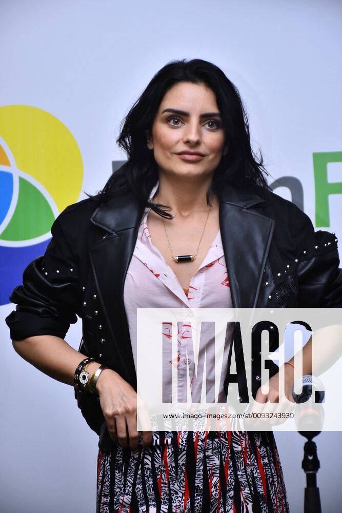 Bien Fest 2019 press conference MEXICO CITY, MEXICO - SEPTEMBER 3: Actress Aislinn Derbez performing a yoga dynamic during a press conference to promote Bien Fest 2019 It is a festival to raise awareness among citizens to be in good health at Casa Zertu on September 3, 2019 in Mexico City, Mexico