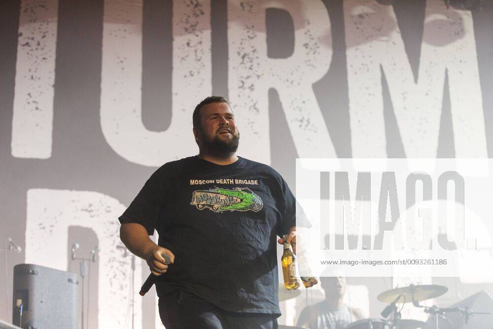 19 Fine cream fish fillet, singer Jan Monchi Gorkow on storm and dirt tour live in the Berlin citadel Spandau on 23 08 2019 Punk, Punkrock, Skapunk, Indierock, Musik Berlin Germany, Germany