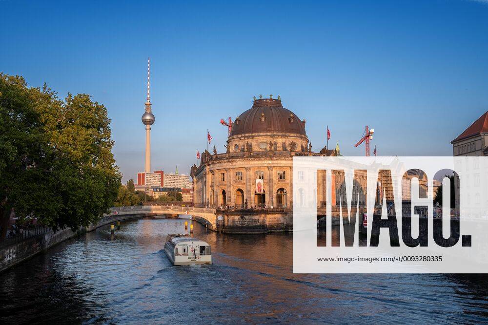 Bode Museum Germany, Berlin, 21 08 2019, view from the Ebertbrücke to the Bode Museum Kaiser Friedrich Museum , Monbijoubrücke, television tower, boats on the river Spree, Â