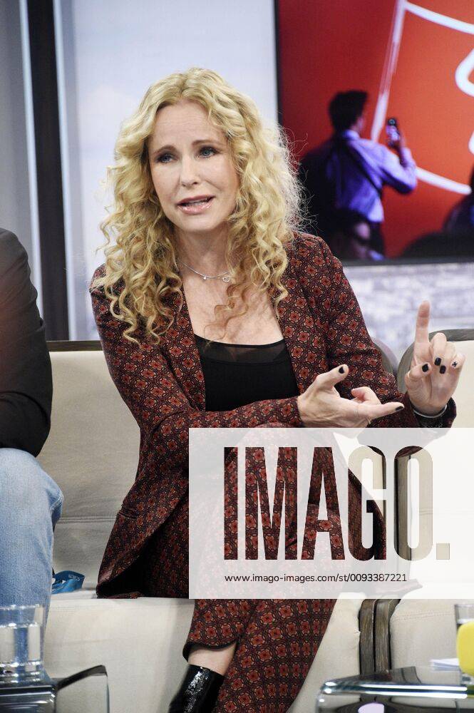 Katja Burkard at the presentation of the RTL Com with Award at the IFA 2019 at the booth of n tv Berlin, 11 09 2019 Foto:xN.xKubelkax xFuturexImage