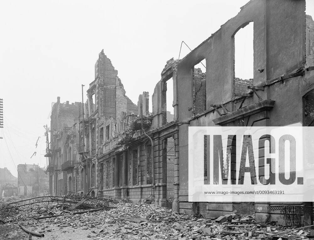 Ruins at Edge of Chinatown after Earthquake, San Francisco, California, USA, Detroit Publishing Company, 1906