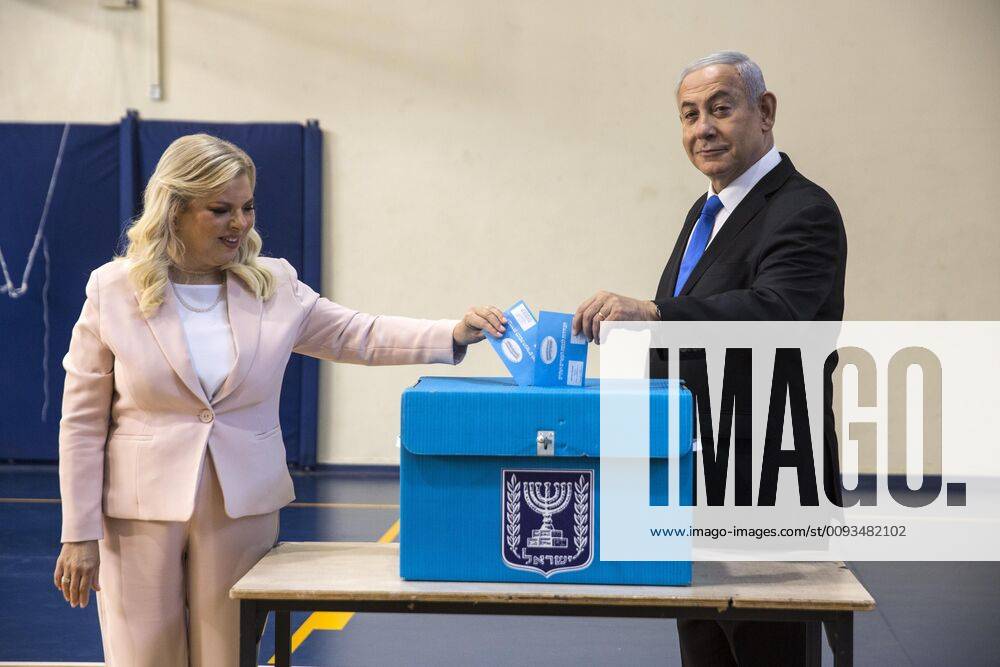Israeli Prime Minister Benjamin and his wife Sarah casts their votes at a voting station in Jerusalem on Tuesday, September 17, 2019 . Israelis return to polls when a governing coalition could not be formed in the election five months ago. Pool JERX20190917102 HeidixLevine