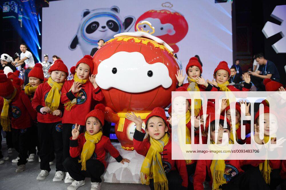 (190917) -- BEIJING, Sept. 17, 2019 -- Children pose with Shuey Rhon Rhon, the mascot of Beijing 2022 Paralympic Winter Games during the 2022 Beijing Winter Olympic and Paralympic Games mascot launch ceremony in Beijing, capital of China, Sept. 17, 2019. ) (SP)CHINA-BEIJING-2022 WINTER OLYMPIC AND PARALYMPIC GAMES-MASCOTS-LAUNCH (CN) JuxHuanzong