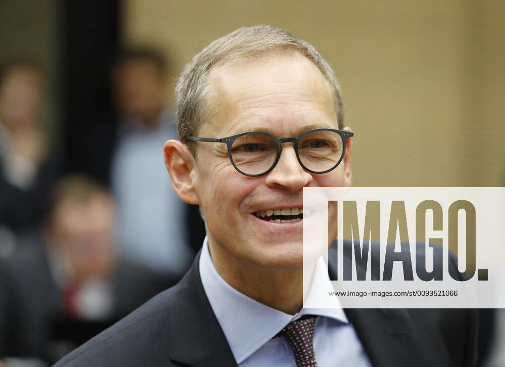 Michael Müller, Governing Mayor of Berlin, Germany, Berlin, 980 Federal Council meeting