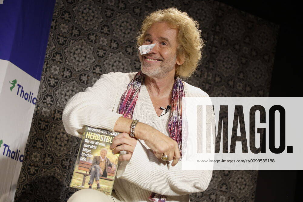 Thomas GOTTSCHALK Book presentation autumn colourful Who only gets old, but not smarter, is beautiful stupid Vienna, Thalia, 20 09 2019 Vienna Austria AVN101002331068