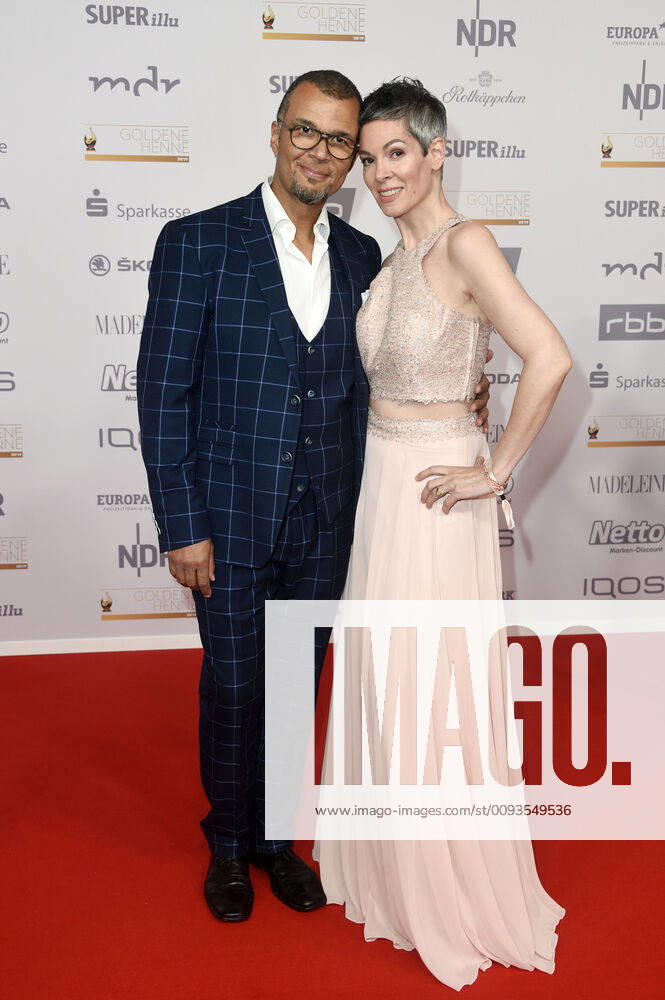 Nikolaus Okonkwo with his wife Cheryl Shepard at the 25th Golden Hen Award 2019 at the Leipzig Fair Leipzig, 20 09 2019 Foto:xN.xKubelkax xFuturexImage