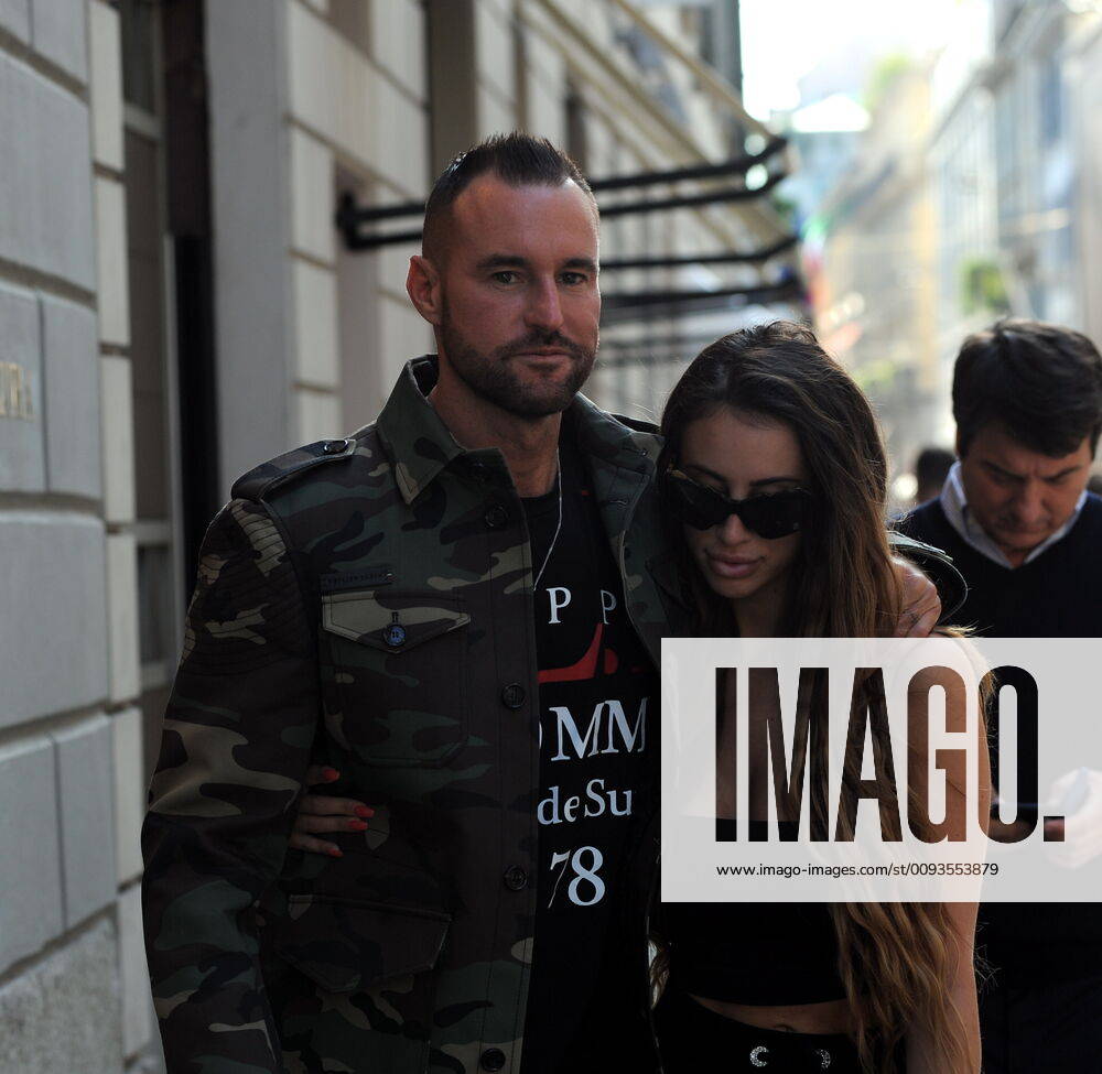 Milan, Philipp Plein and girlfriend at the center Philipp Plein strolls through the downtown streets with his girlfriend Andrea. The two, after a walk and some kisses exchanged among the people, go to the showroom set up for the fashion week. They leave after an hour and return to the hotel.