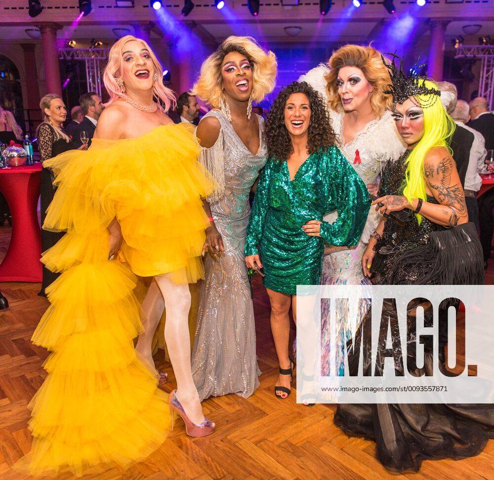 Frankfurt am Main, Palmengarten LOVEBALL Dancefloor 2019 In the middle presenter Evren Gezer