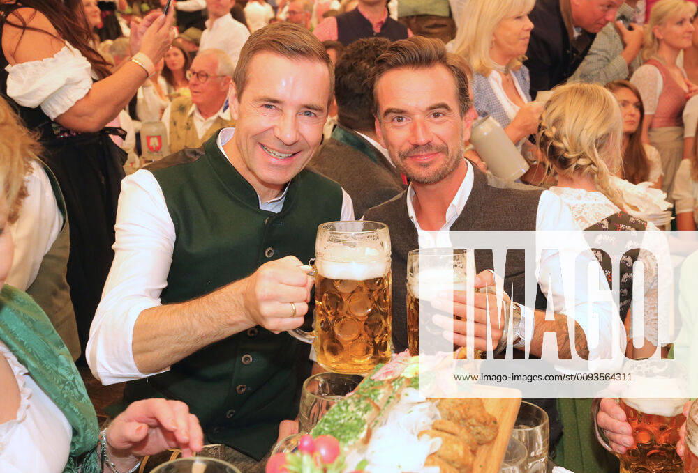 Oktoberfest 21 09 2019 Kai Plum and Florian Silbereisen in the marquee Schottenhammel at the Oktoberfest, on the Theresienwiese, Munich 21 09 2019
