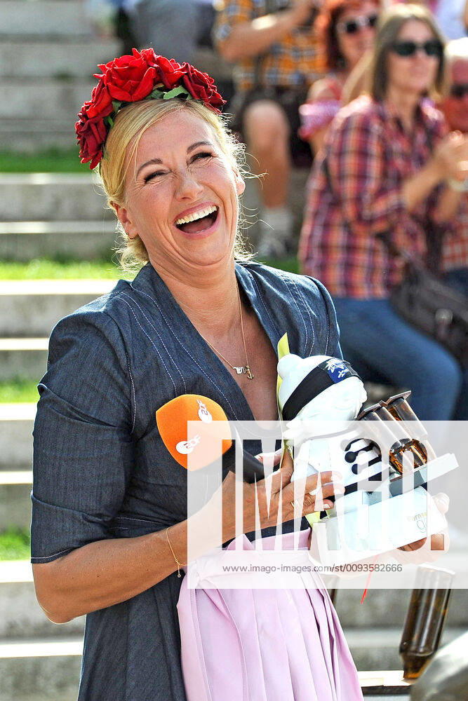 ZDF Fernsehgarten presenter Andrea Kiwi Kiewel during the ZDF entertainment show Fernsehgarten on 22 09 2019 in Mainz 20190922MWI3751