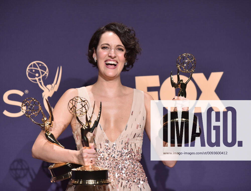 Berühmte Feministinnen, Phoebe Waller-Bridge Bilder des Jahres 2019, Entertainment 09 September Entertainment Themen der Woche KW38 Phoebe Waller-Bridge, winner of the awards for Outstanding Comedy Series, Outstanding Lead Actress in a Comedy Series, and Outstanding Writing for a Comedy Series for Fleabag appears backstage during the 71st annual Primetime Emmy Awards held at the Microsoft Theater in downtown Los Angeles on Sunday, September 22, 2019. LAP201909221284 CHRISTINExCHEW