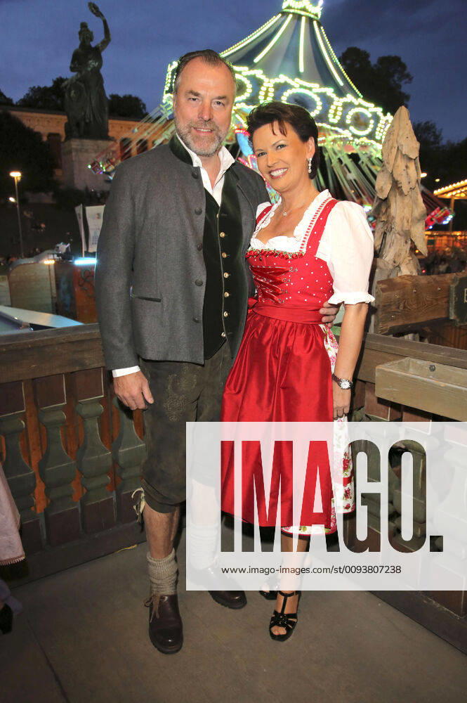 Clemens Tönnies with wife Margit Tönnies in the Käfer Wiesn Schänke at the Oktoberfest 2019 Munich, 27 09 2019 Foto:xO.xMooserx xFuturexImage