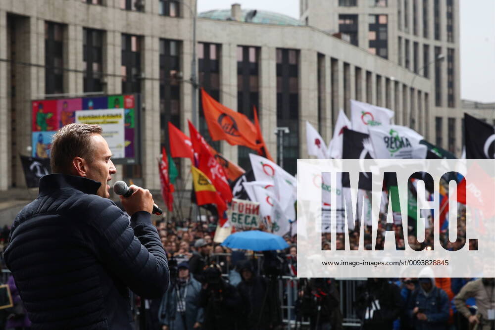 KW39 MOSCOW, RUSSIA – SEPTEMBER 29, 2019: Opposition activist Alexei Navalny addresses a rally in support of political prisoners in Prospekt Sakharova Street. Sergei Bobylev TASS TS0BCCEF