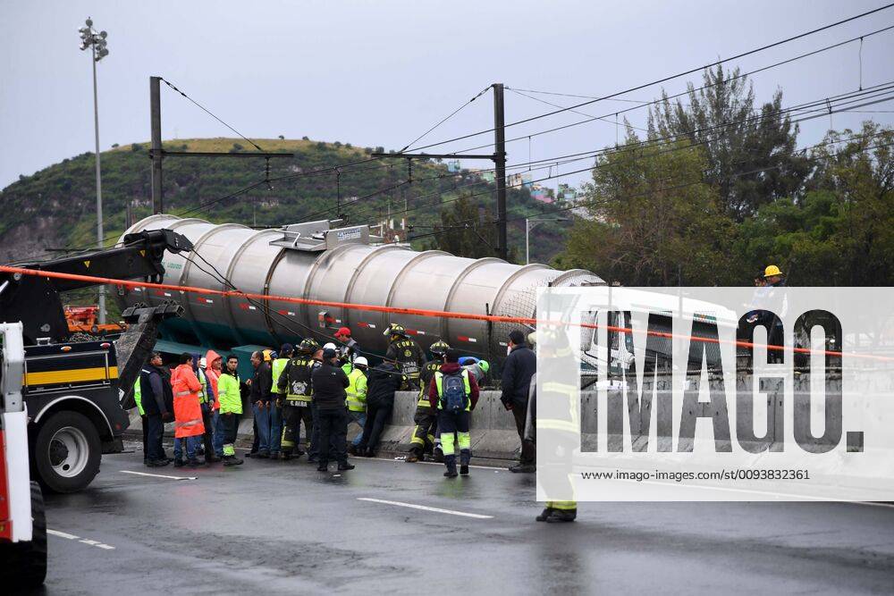 EUM20190929ACT02 JPG MEXICO CITY AccidentAccident Metro Trailer September 29, 2019 Pipa hits the retaining wall of the Tepalcates station of the Collective Transport Metro suspends service at the station of the Line A Photo Agency EL UNIVERSALArmando MartinezEELG - ZUMAu78_ 20190929_zaf_u78_015