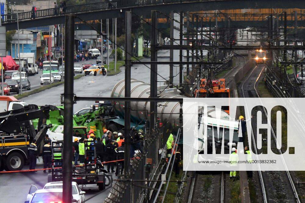 EUM20190929ACT01 JPG MEXICO CITY AccidentAccident Metro Trailer September 29, 2019 Pipa hits the retaining wall of the Tepalcates station of the Collective Transport Metro suspends service at the station of the Line A Photo Agency EL UNIVERSALArmando MartinezEELG - ZUMAu78_ 20190929_zaf_u78_016