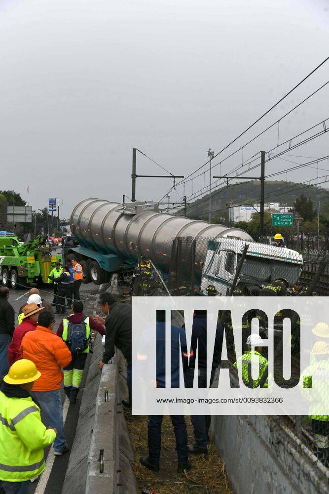 EUM20190929ACT06 JPG MEXICO CITY AccidentAccident Metro Trailer September 29, 2019 Pipa hits the retaining wall of the Tepalcates station of the Collective Transport Metro suspends service at the station of the Line A Photo Agency EL UNIVERSALArmando MartinezEELG - ZUMAu78_ 20190929_zaf_u78_019