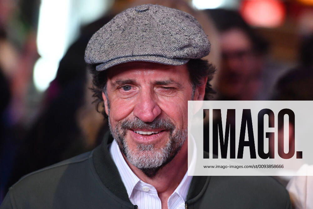 Helmfried von LUETTICHAU actor , single picture,single motif,portrait,portrait,red carpet,red carpet,Arrival world premiere,cinema premiere EINE GANZ HEISSE NUMMER 2 0 on 30 09 2019 at the Mathaeser Kino in Munich,