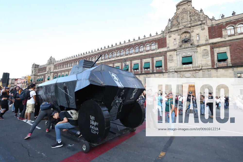 EUM20191002NAC21 JPG MEXICO CITY, ProtestsProtests October 2 Aspects of the march held this October 2, 2019 in streets of the Historic Center, held to commemorate the 1968 student massacre Photo Agency EL UNIVERSALAFBV - ZUMAu78_ 20191002_zaf_u78_050