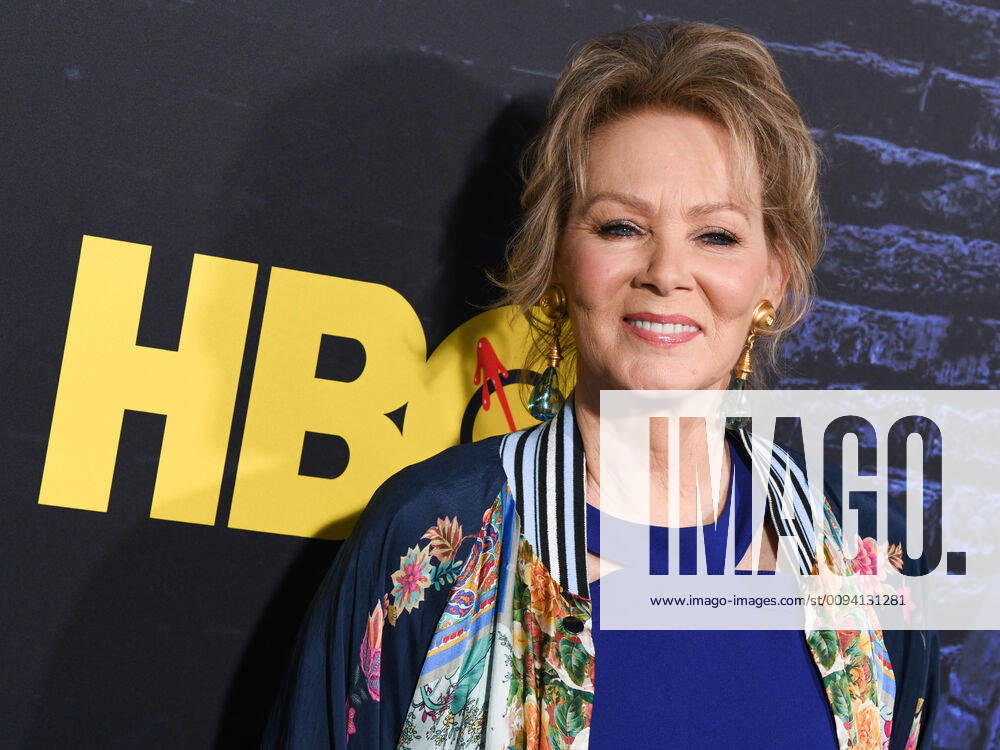 Hollywood, California - Jean Smart. HBO Series Premiere of Watchmen held at The Cinerama Dome. Photo Credit: Billy Bennight AdMedia 246196 2019-10-14 California Hollywood Etats-Unis