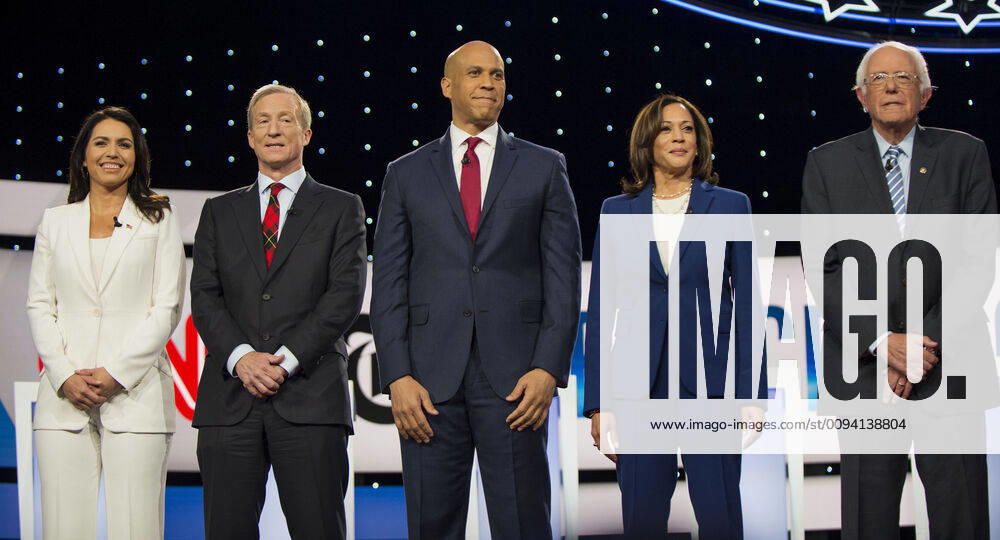 Sept.15, 2019 - Westerville, Ohio, U.S. - From left, TULSI GABBARD, TOM STEYER, CORY BOOKER, KAMALA HARRIS, BERNIE SANDERS pose for photographers prior to the Democratic Presidential Debate held at Otterbein University. Westerville U.S. - ZUMAce6_ 20191015_zaf_ce6_021
