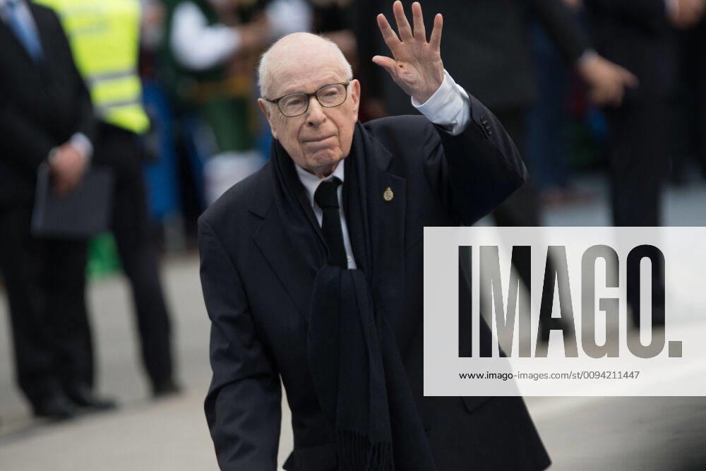 Spain: Ceremony of the Princess of Asturias Awards Oviedo, SPAIN: Peter Brook greets the people who attended the surroundings of the Campoamor Theater during the ceremony of the Princess of Asturias Awards 2019 at the Campoamor Theater in Oviedo, Spain on October 18, 2019. Oviedo Asturias Spain AlbertoxBrevers
