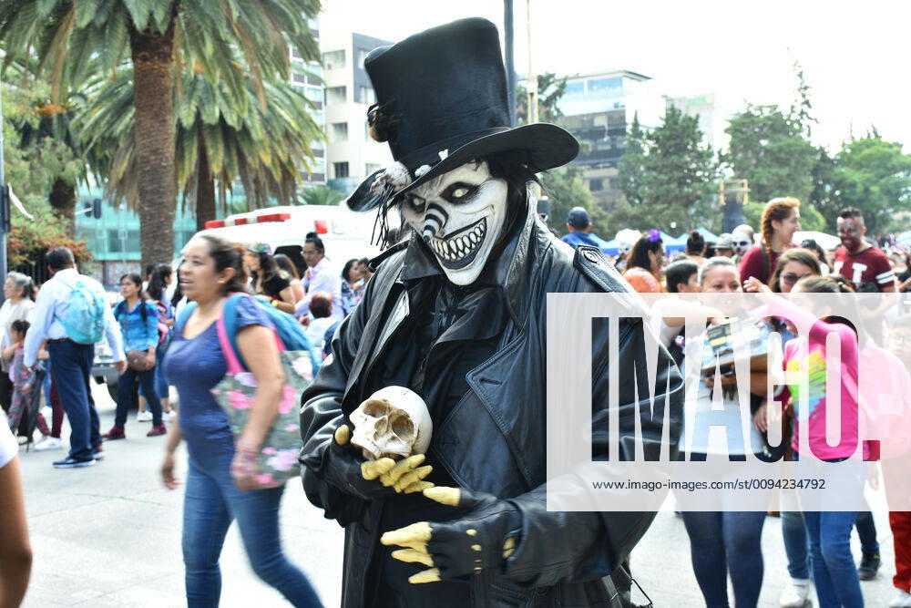 Annual Zombie Walk in Mexico City MEXICO CITY, MEXICO - OCTOBER 19: A participant is seen taking part during the march of annual Zombie Walk at Monumento of Revolucion on October 19, 2019 in Mexico City, Mexico