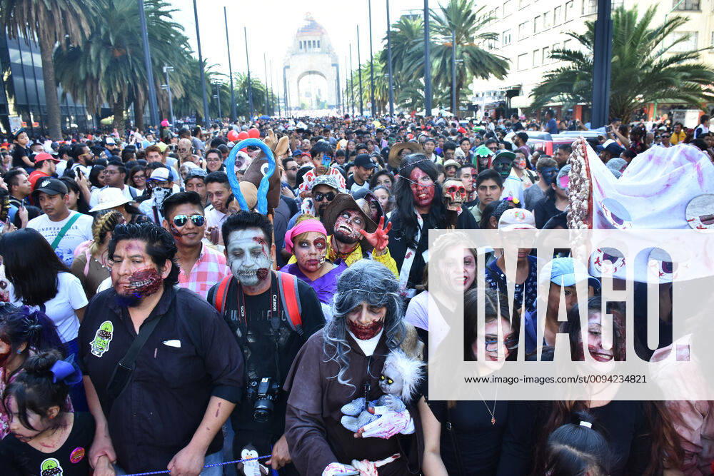 Annual Zombie Walk in Mexico City MEXICO CITY, MEXICO - OCTOBER 19: A participant is seen taking part during the march of annual Zombie Walk at Monumento of Revolucion on October 19, 2019 in Mexico City, Mexico