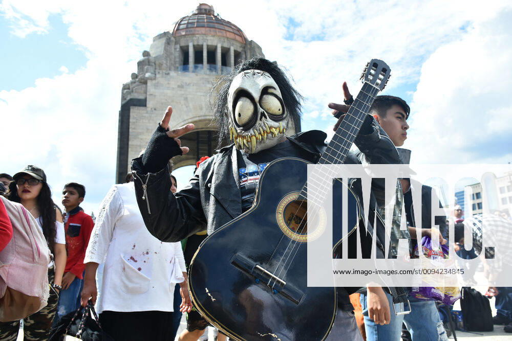 Annual Zombie Walk in Mexico City MEXICO CITY, MEXICO - OCTOBER 19: A participant is seen taking part during the march of annual Zombie Walk at Monumento of Revolucion on October 19, 2019 in Mexico City, Mexico