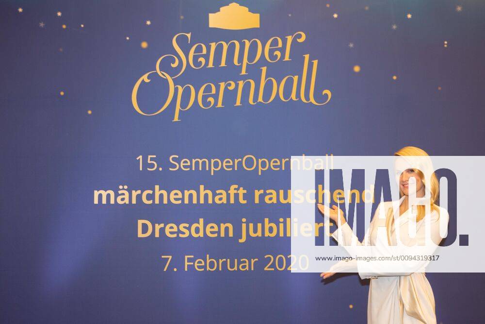 In the picture Judith Rakers becomes the new presenter at the side of Roland Kaiser Dresden Judith Rakers becomes the new presenter of the 15 SemperOperaball xChristian Esslerx
