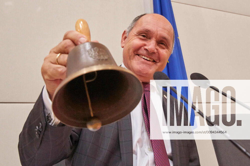 Vienna 23 10 2019 After the early election of the National Council on 29 09 19, the constituent session of the National Council took place today, which again comprises 183 MPs The parties that move into parliament are the ÖVP 71 seats , SPÖ 40 seats , FPÖ 31 seats , Grüne 26 seats , NEOS 15 seats The womens quota is 39 PHOTO President of the National Council Wolfgang Sobot