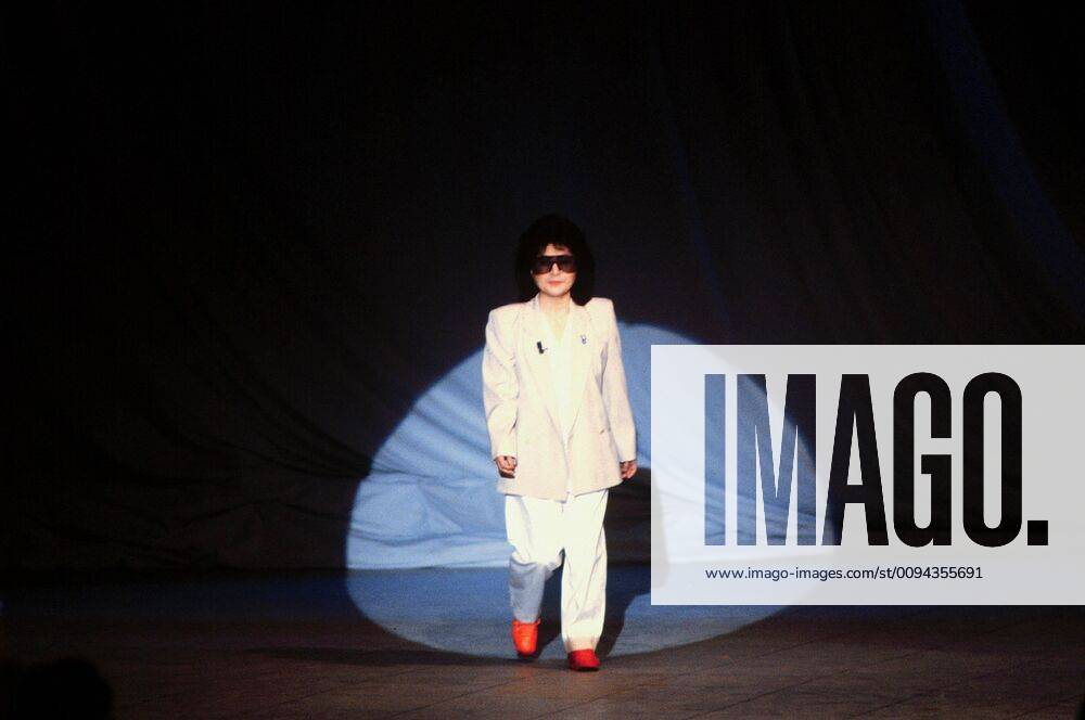 Yoko Ono Pop Singer 01 May 1986