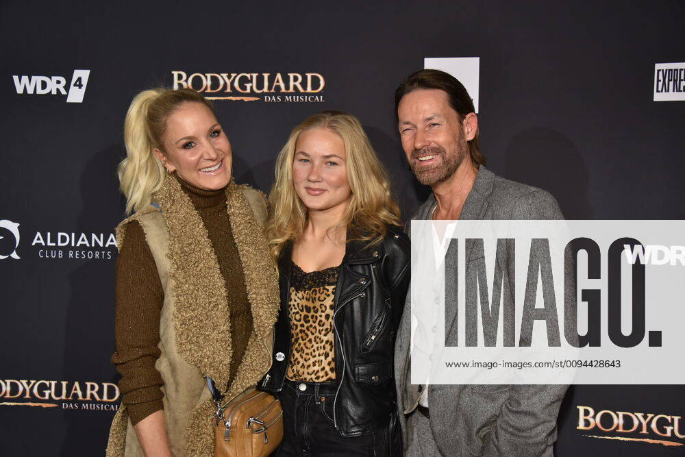 Actress Janine Kunze, l r, her daughter Lili and Dirk Budach come to the premiere and tour start of the musical BODYGUARD in the Musical Dome on 24 10 2019 in Cologne.