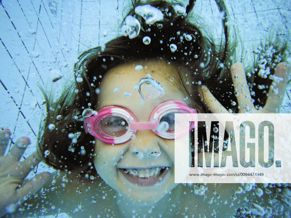 Underwater portrait of a happy girl model released Symbolfoto XCF00256