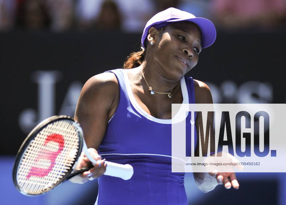 (120123) -- MELBOURNE, Jan. 23, 2012 (Xinhua) -- Serena Williams of the USA reacts during the fourth round match of women s singles at the Australian Open tennis tournament in Melbourne, Jan. 23, 2012. . (Xinhua Bai Xue)(wll) AUSTRALIA- MELBOURNE-TENNIS-AUSTRALIAN OPEN-DAY 8